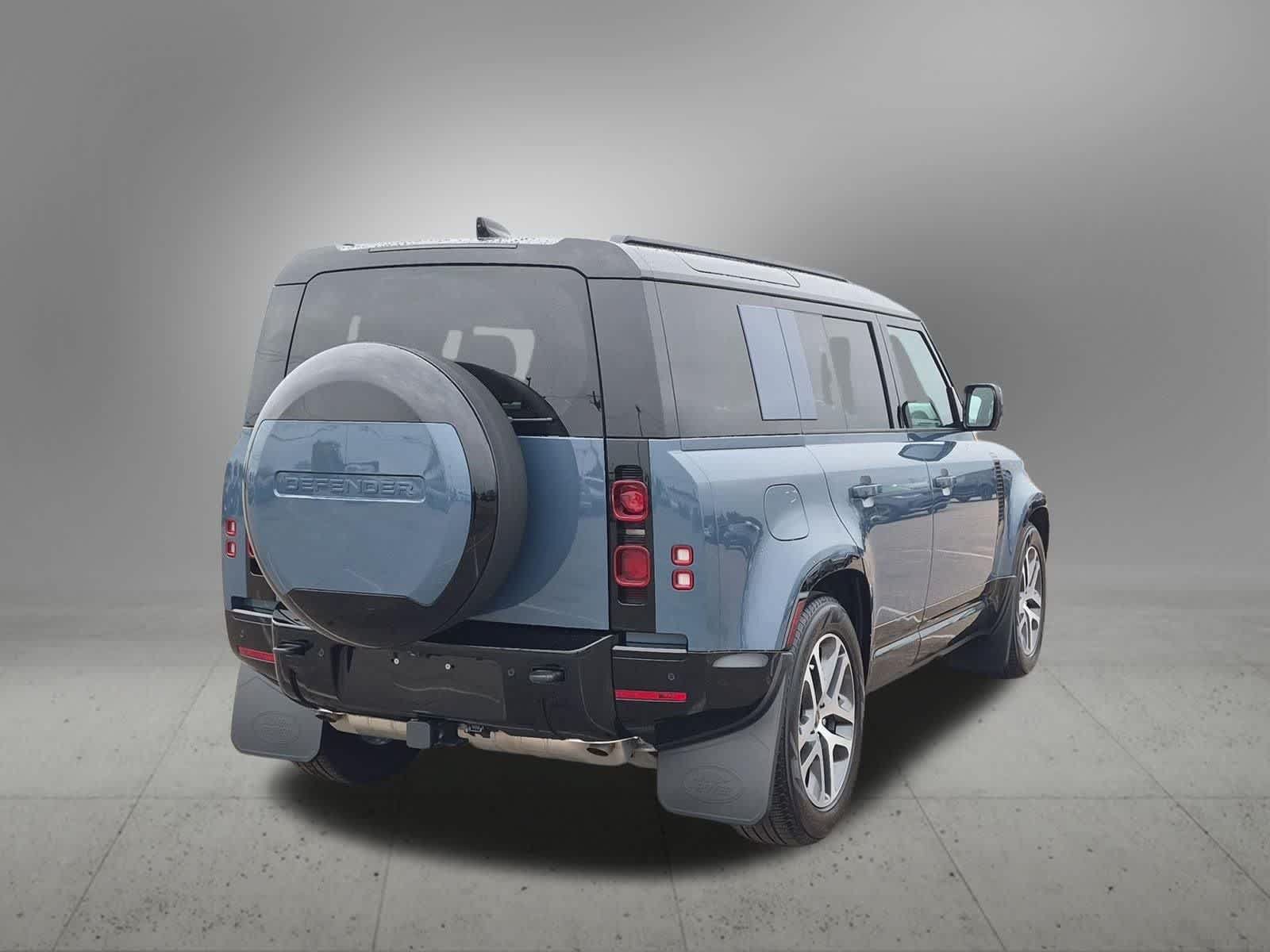 Used 2025 Land Rover Defender 110 X-Dynamic SE AWD/4WD image 6