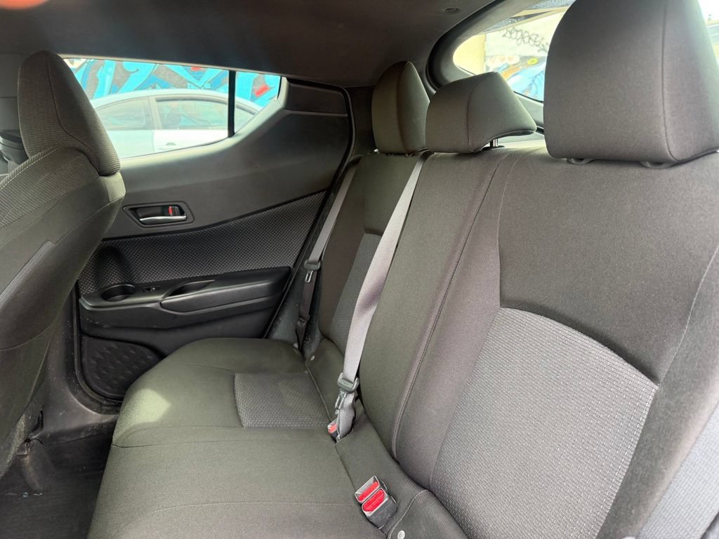 Used 2019 Toyota C-HR XLE FWD image 16
