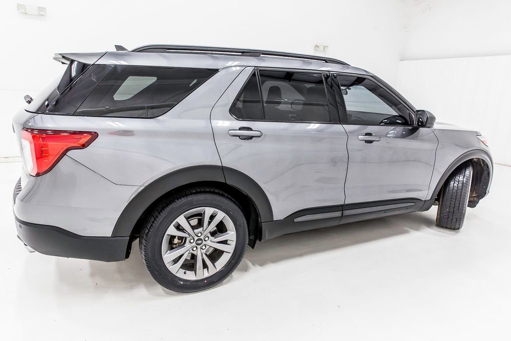 Used 2021 Ford Explorer XLT w/ Equipment Group 202A image 6