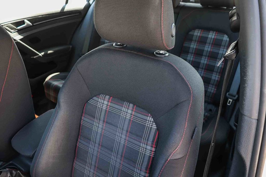 Used 2017 Volkswagen GTI Sport image 27