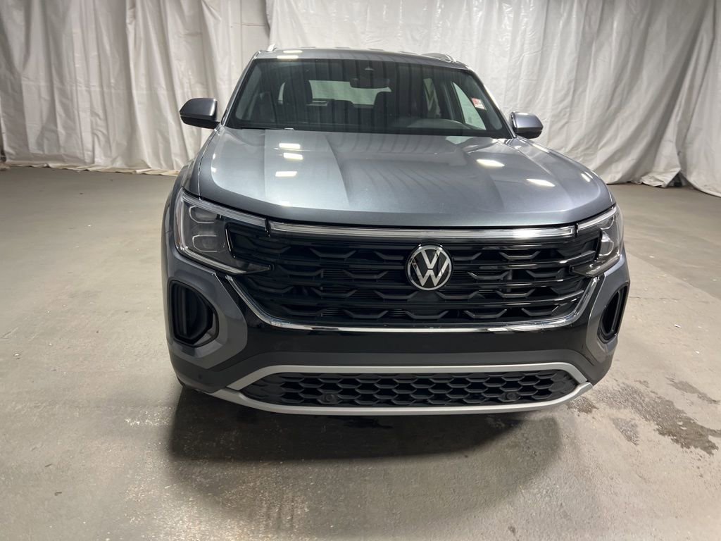 Used 2025 Volkswagen Atlas Cross Sport SE video 2