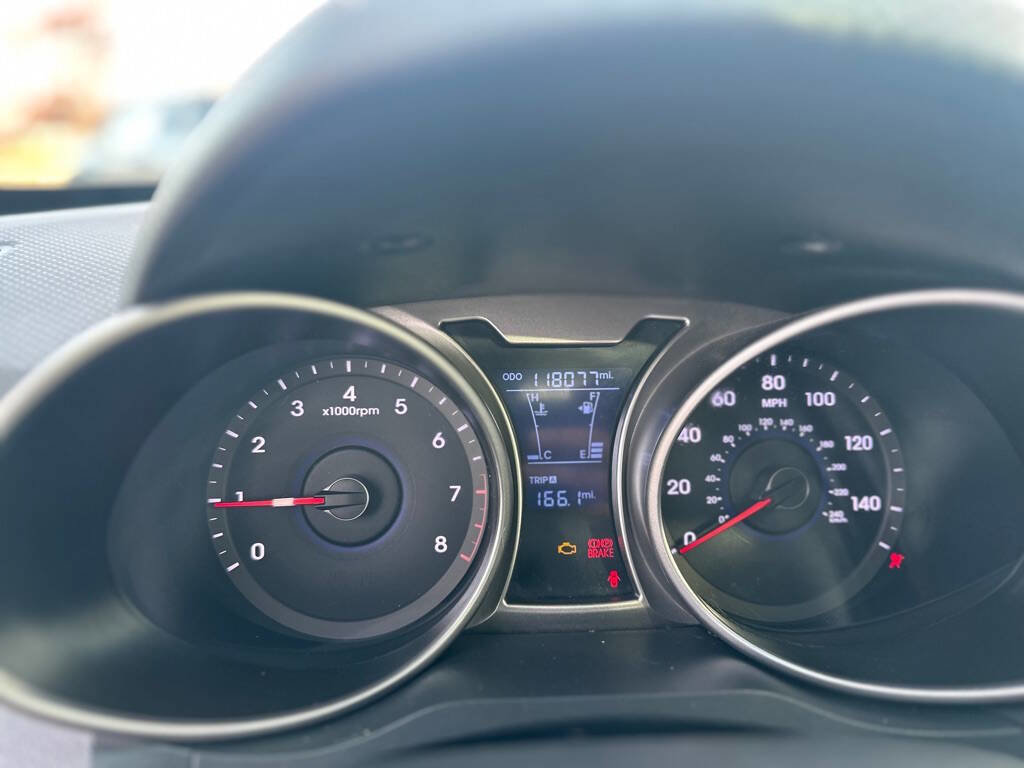 Used 2013 Hyundai Veloster w/ Tech Pkg image 17