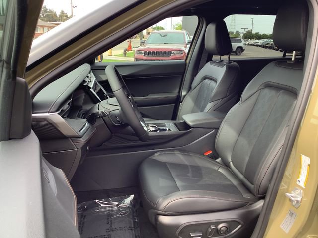 New 2026 Jeep Cherokee Overland w/ Trailer Tow Group image 8