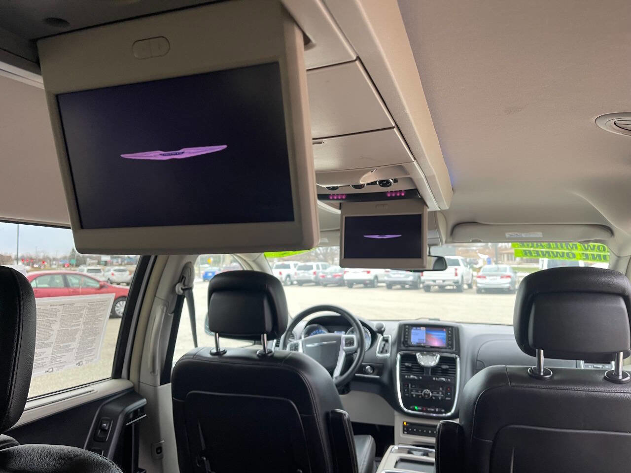 Used 2012 Chrysler Town & Country Touring-L w/ Entertainment Group #2 image 15