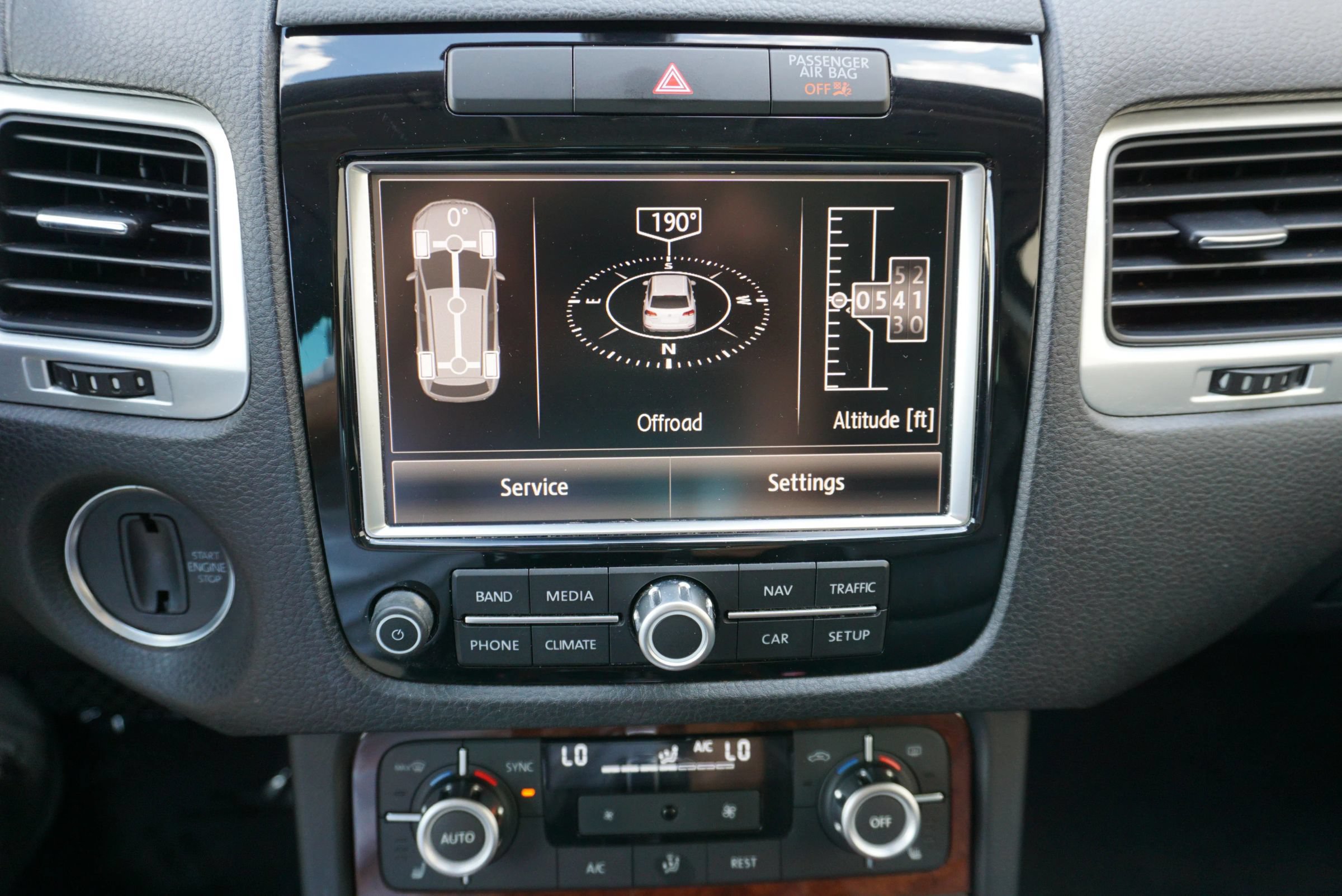 Used 2014 Volkswagen Touareg Sport AWD/4WD image 29