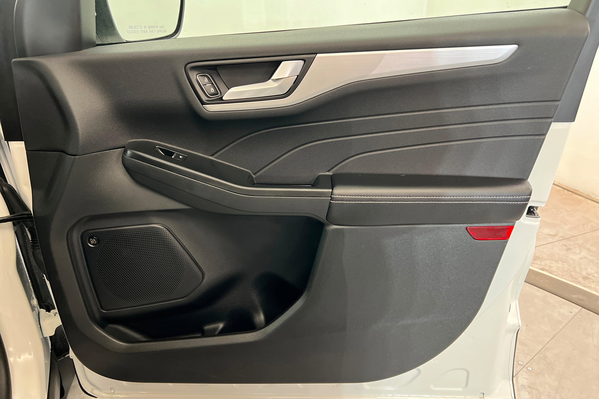 Used 2025 Ford Escape SE w/ PHEV Premium Package image 24