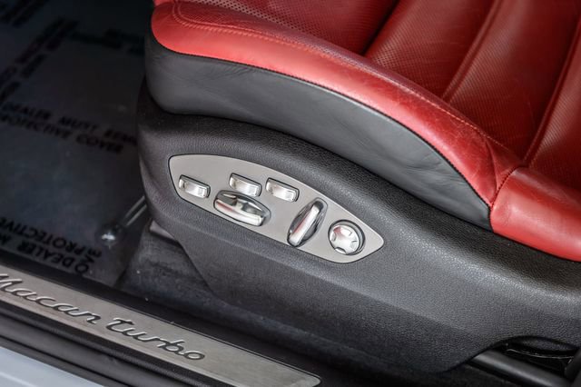 Used 2020 Porsche Macan Turbo image 37