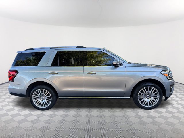 Used 2024 Ford Expedition Limited AWD/4WD image 4