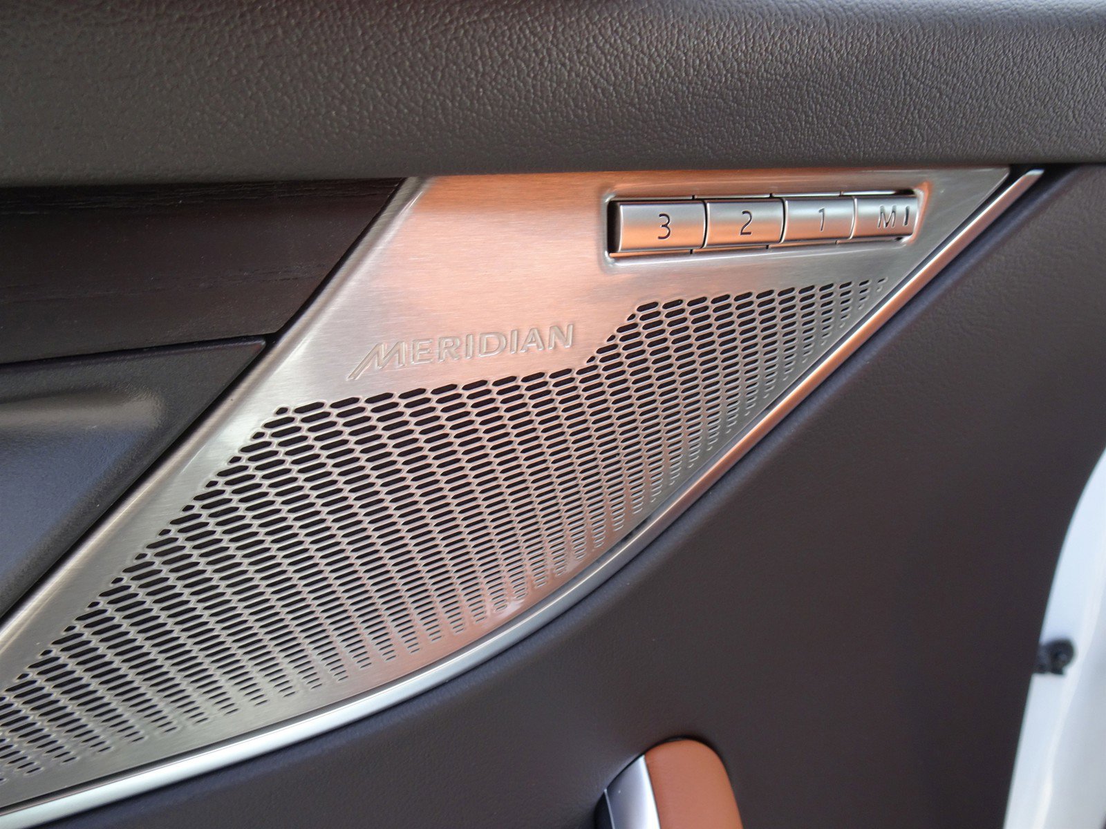 New 2025 Jaguar F-PACE R-Dynamic S image 17