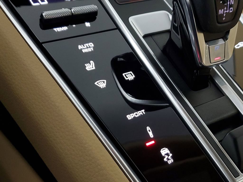 Used 2021 Porsche Panamera 4 image 24