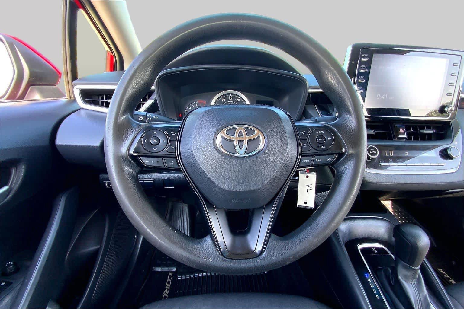 Used 2020 Toyota Corolla LE FWD image 6