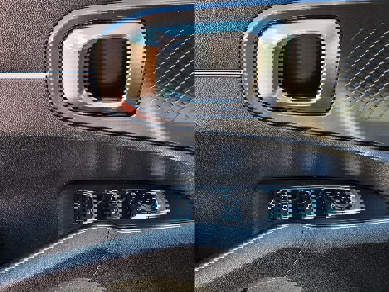 Used 2022 INFINITI QX50 Sensory w/ Cargo Package image 12