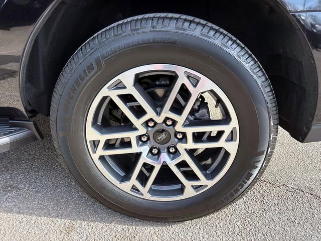 Used 2025 Ford Expedition Active image 7