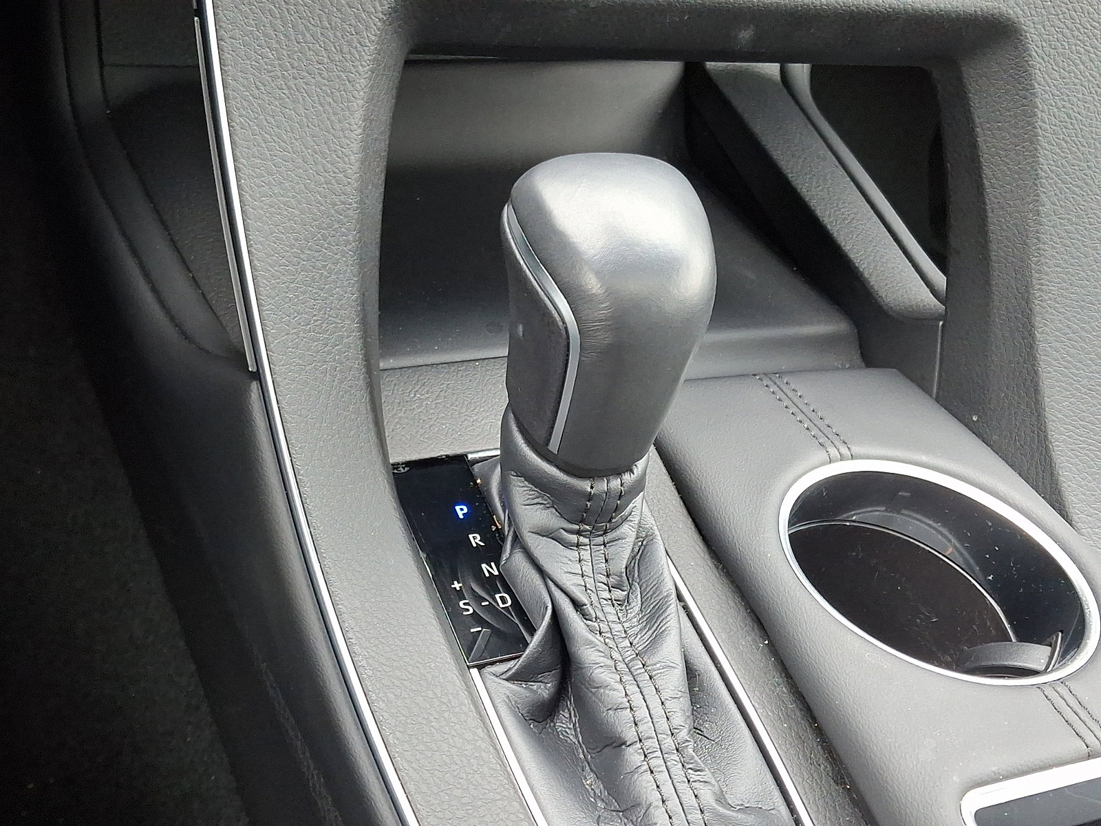 Certified 2021 Toyota Avalon XLE w/ Moonroof Package image 16