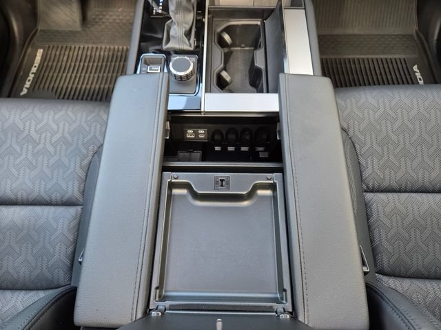 Used 2025 Toyota Sequoia Limited w/ Tow Technology Package AWD/4WD image 30