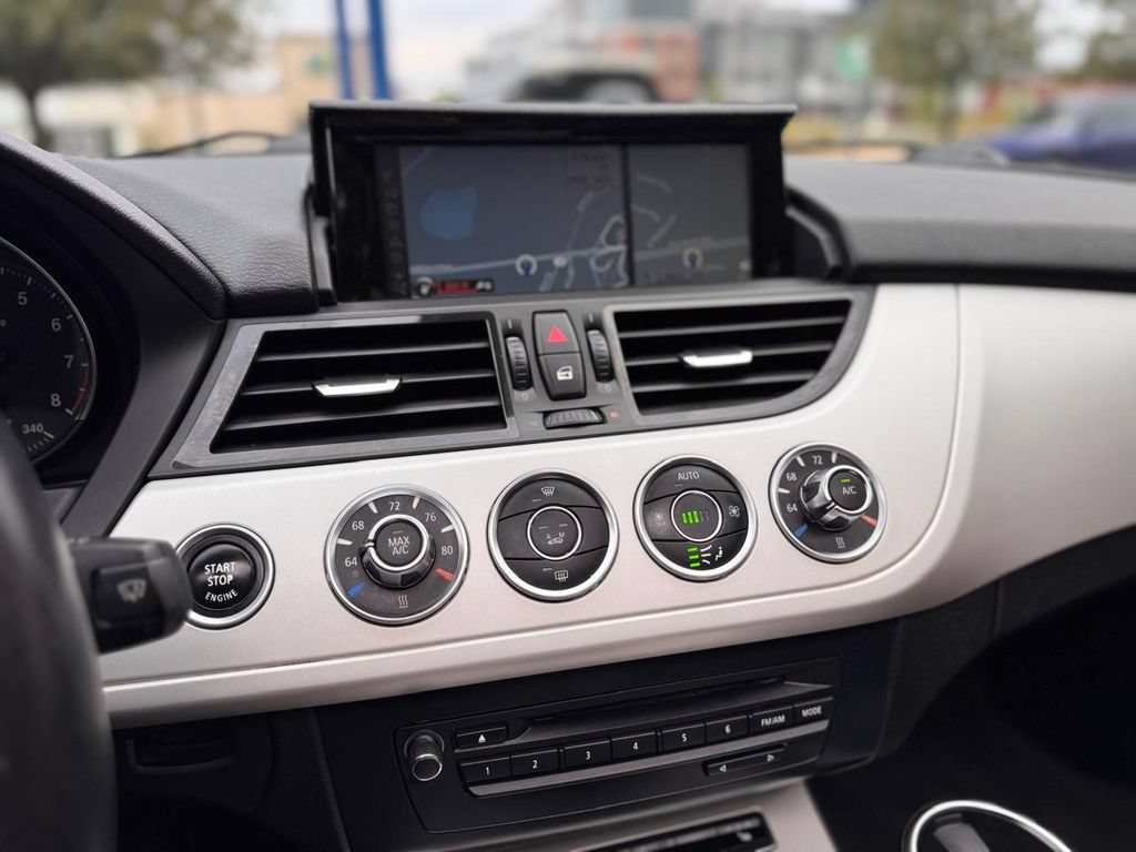 Used 2015 BMW Z4 sDrive28i RWD image 17