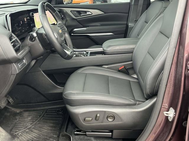 Used 2024 Chevrolet Traverse LT w/ Enhanced Driving Package AWD/4WD image 13