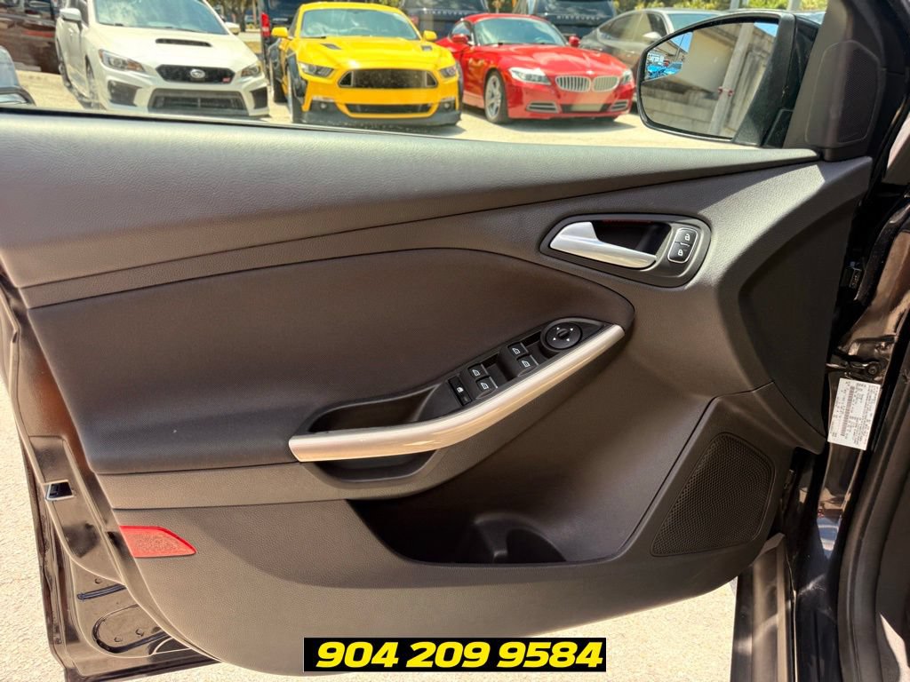 Used 2017 Ford Focus Titanium FWD image 23