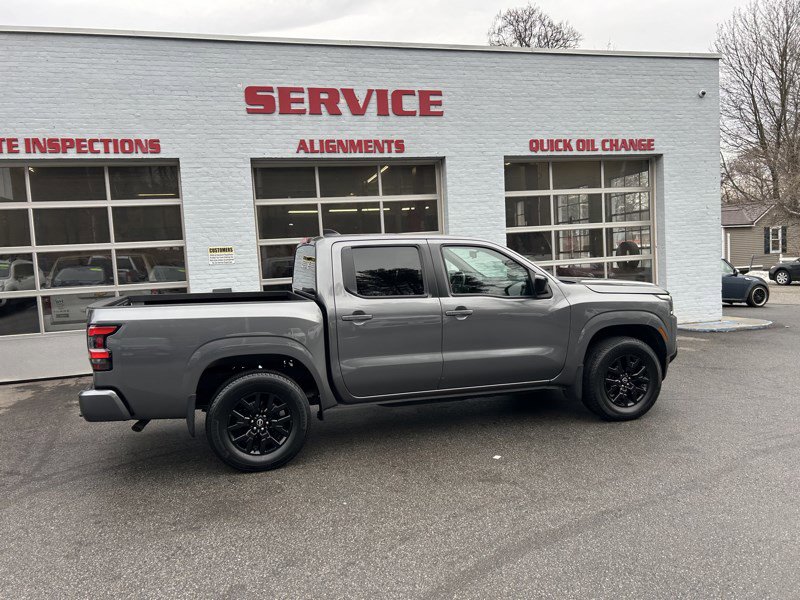 Used 2023 Nissan Frontier SV w/ Midnight Edition Package image 8
