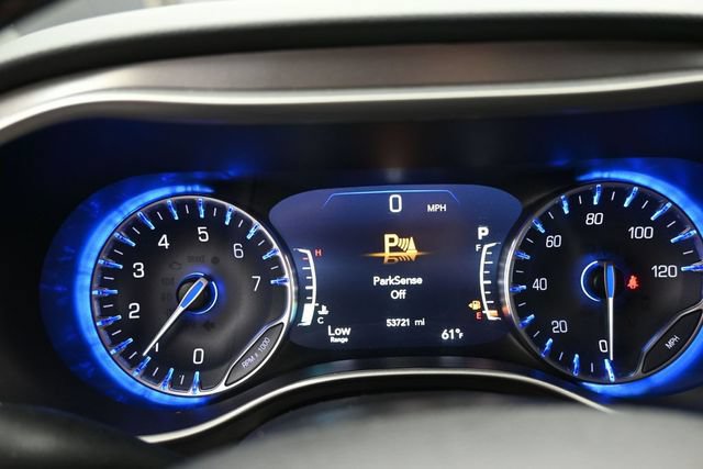 Used 2023 Chrysler Pacifica Touring-L FWD image 9