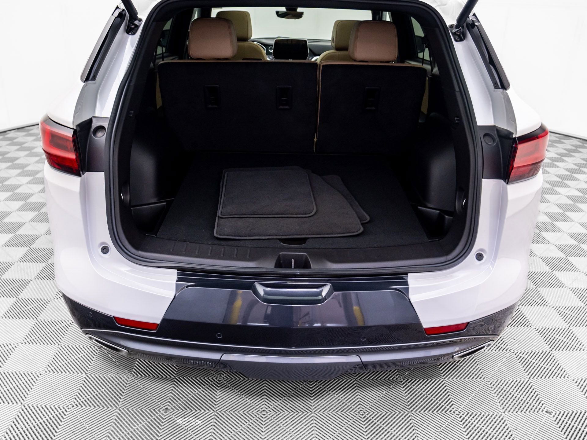 Used 2024 Chevrolet Blazer Premier w/ Driver Confidence II Package image 34