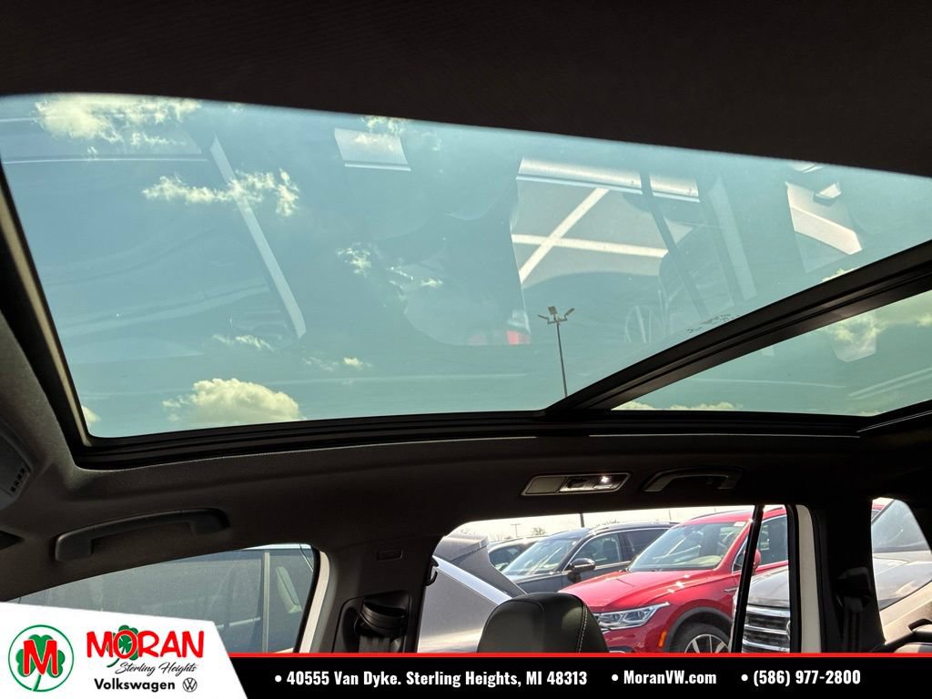 Certified 2022 Volkswagen Tiguan SEL R-Line AWD/4WD image 19