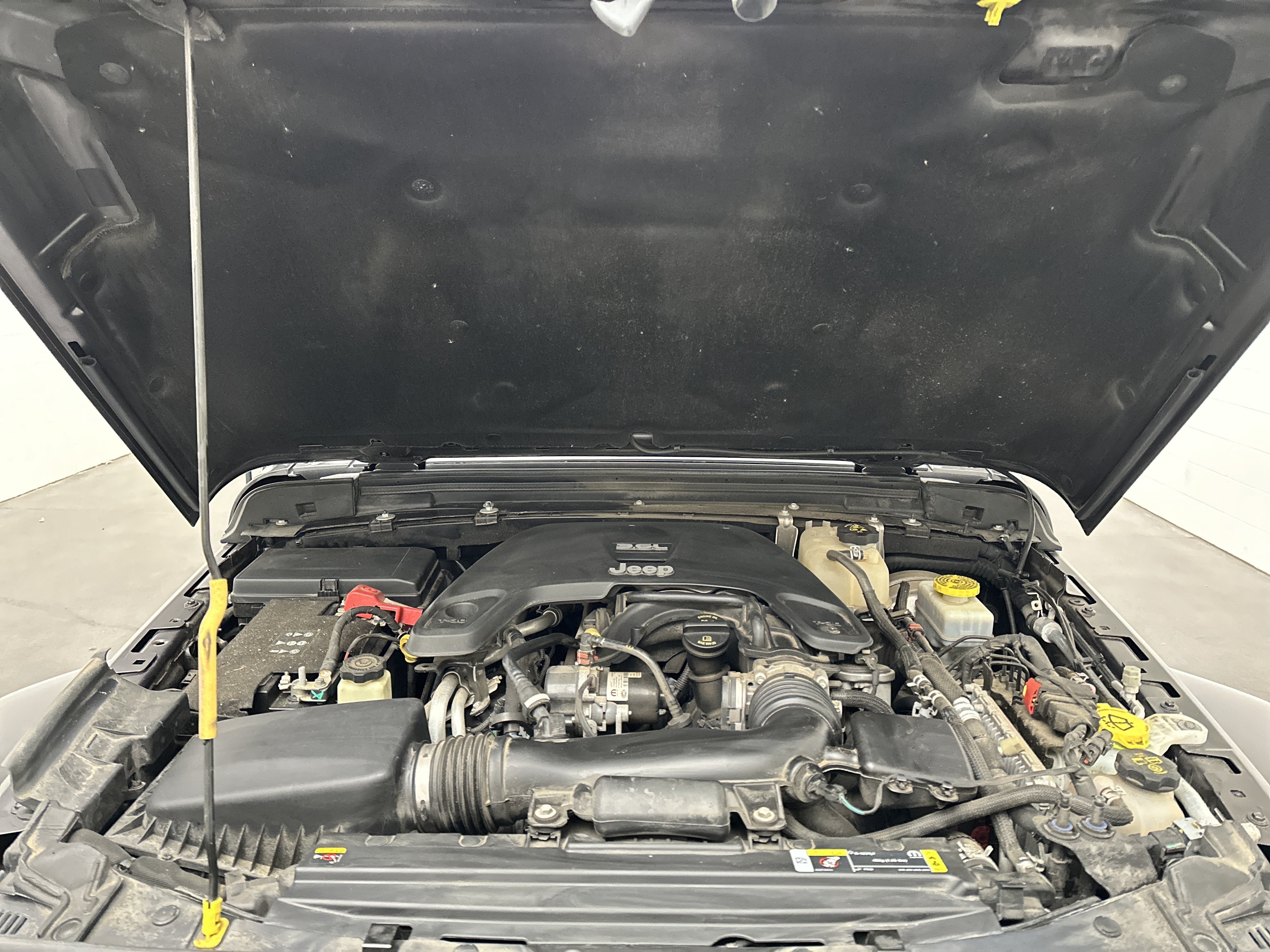 Used 2021 Jeep Wrangler Unlimited Sahara AWD/4WD image 41
