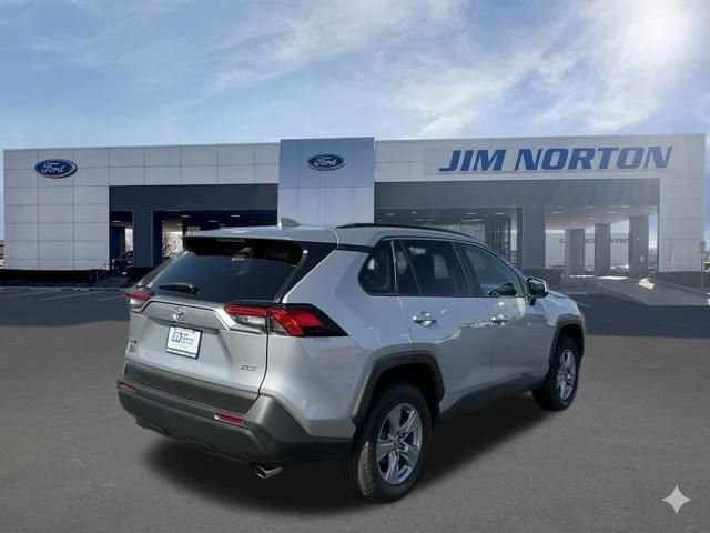 Used 2024 Toyota RAV4 XLE FWD image 4