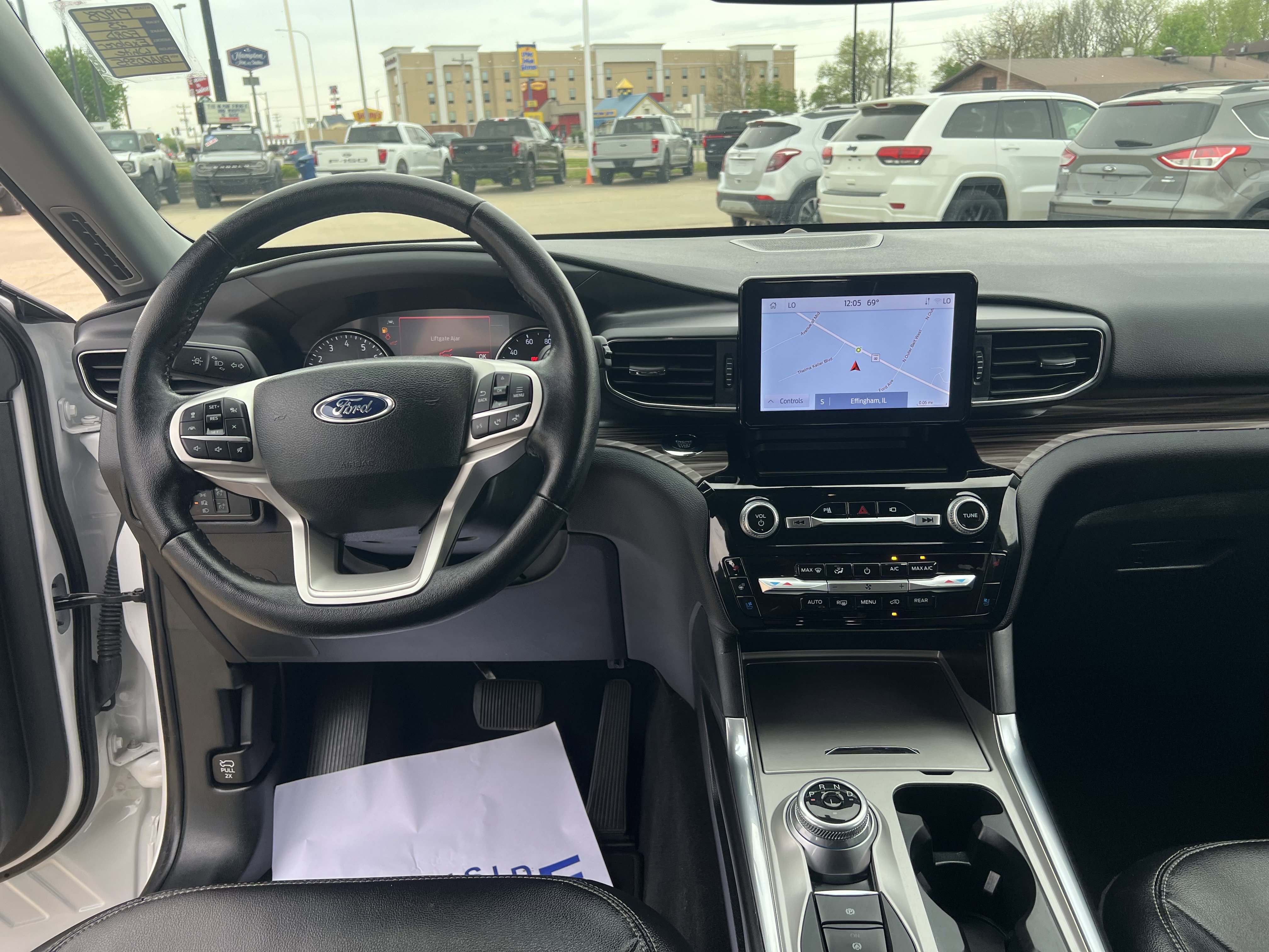 Used 2023 Ford Explorer Limited w/ Hybrid Equipment Group 310A image 16