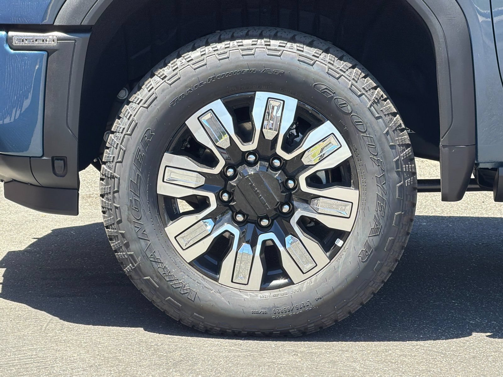 New 2026 GMC Sierra 3500 Denali w/ Denali Reserve Package AWD/4WD image 24