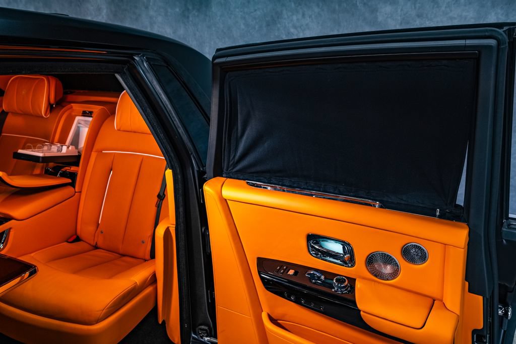 Used 2024 Rolls-Royce Phantom Sedan RWD image 14