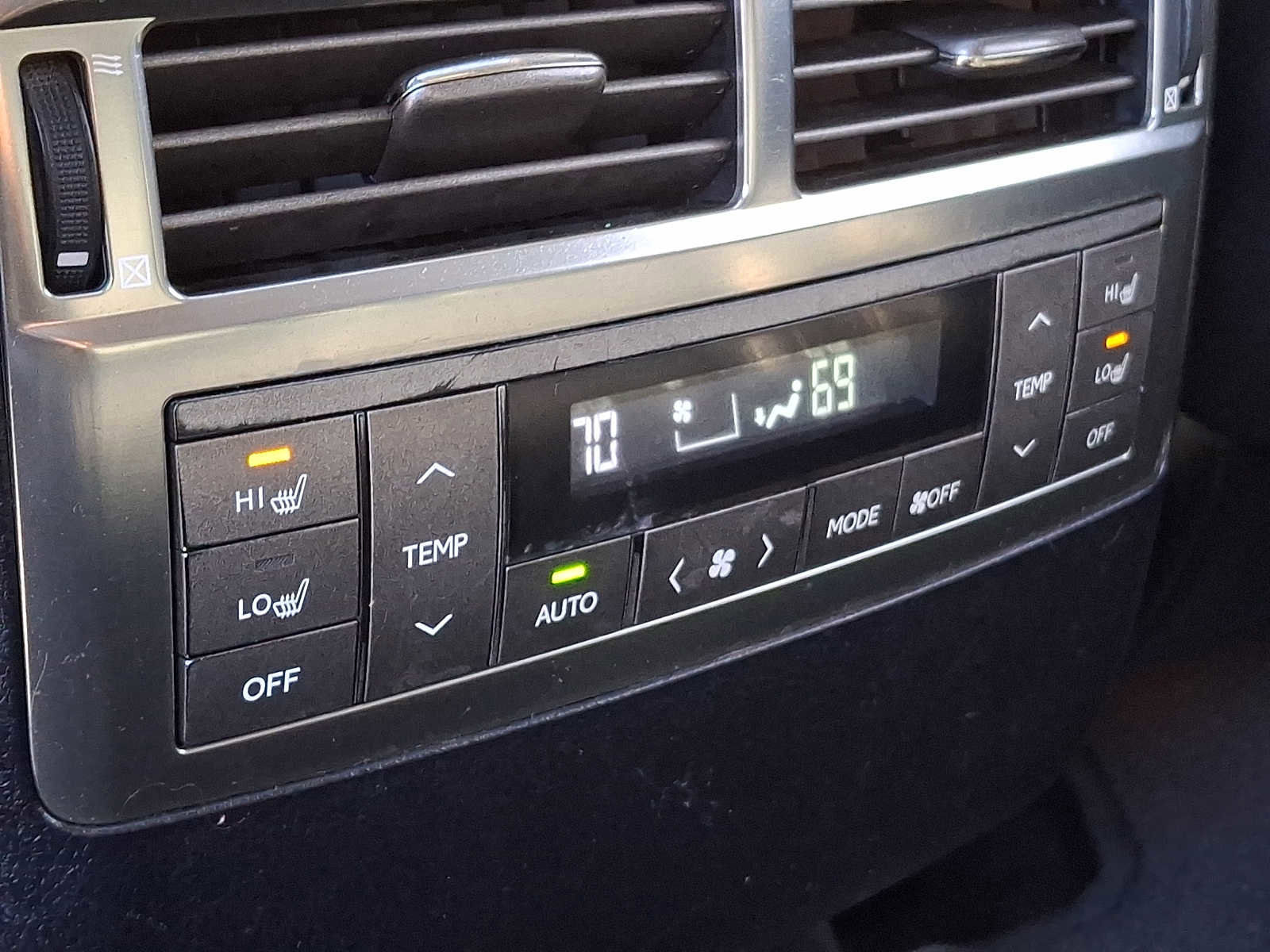 Used 2011 Lexus LX 570 4WD image 11