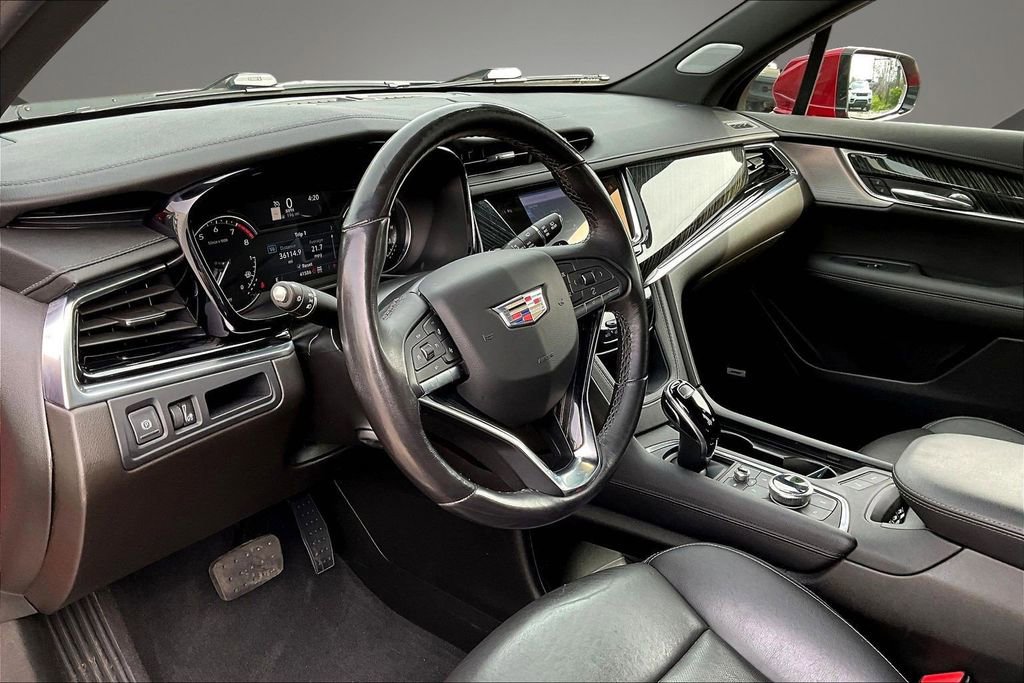 Used 2022 Cadillac XT6 Premium Luxury AWD/4WD image 17