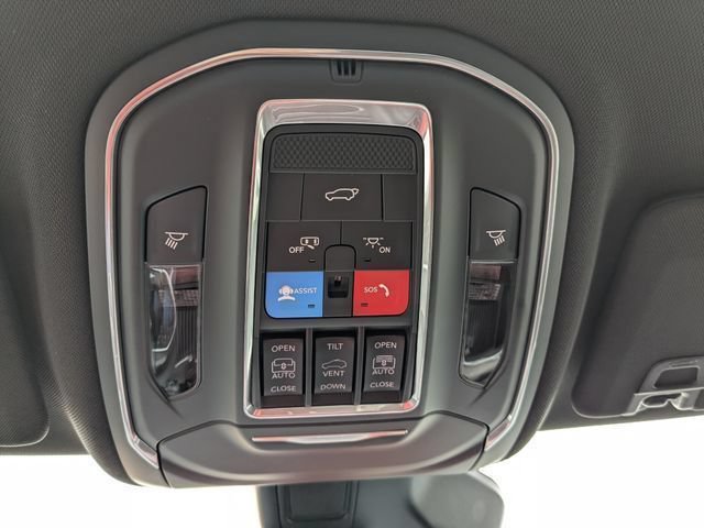 New 2026 Jeep Grand Cherokee Limited w/ Trailer Tow Package AWD/4WD image 32