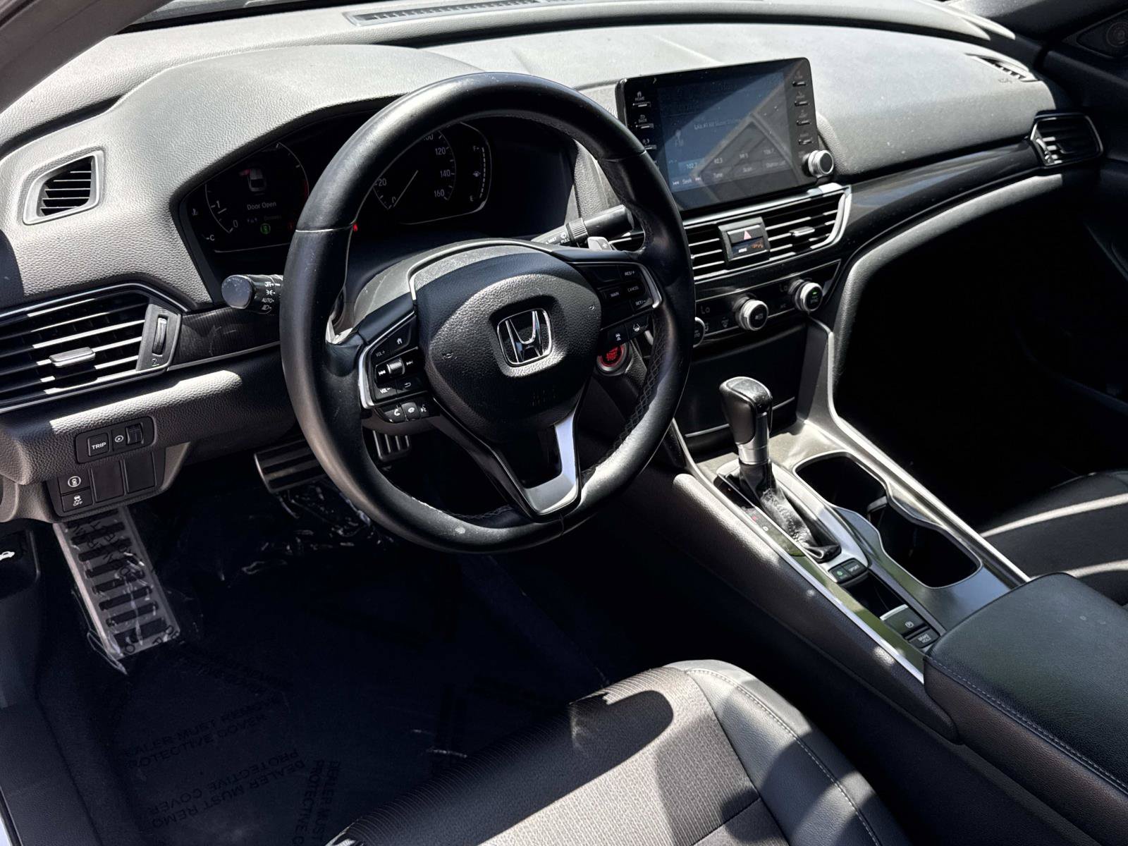 Used 2018 Honda Accord Sport image 2