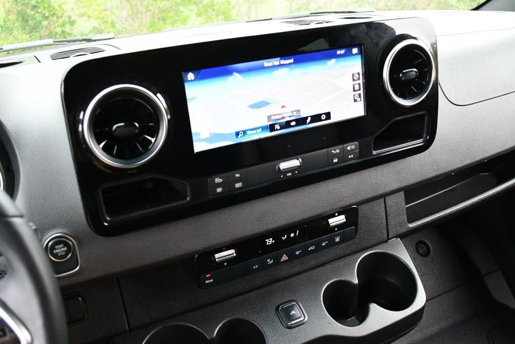 Used 2024 Mercedes-Benz Sprinter 2500 image 59