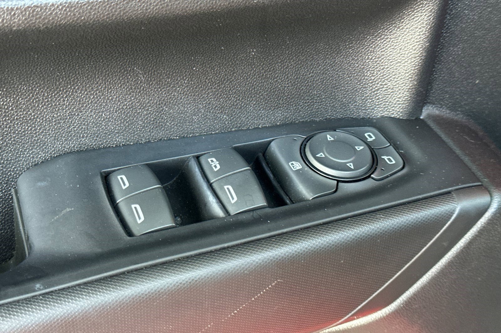 Used 2022 Chevrolet Silverado 1500 Custom Trail Boss w/ LPO, Dark Essentials Package image 13