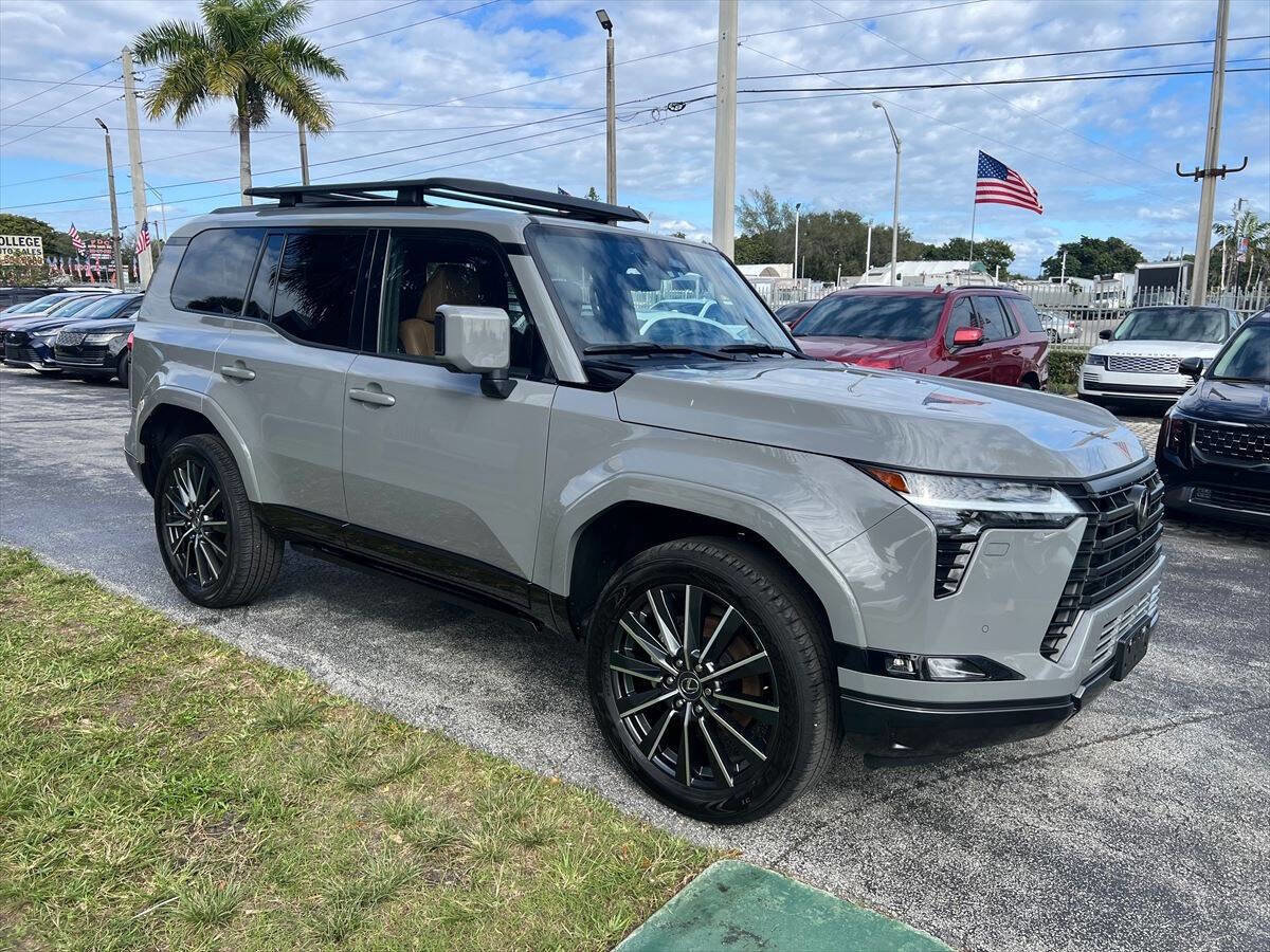 Used 2025 Lexus GX 550 Luxury+ AWD 4dr SUV image 4