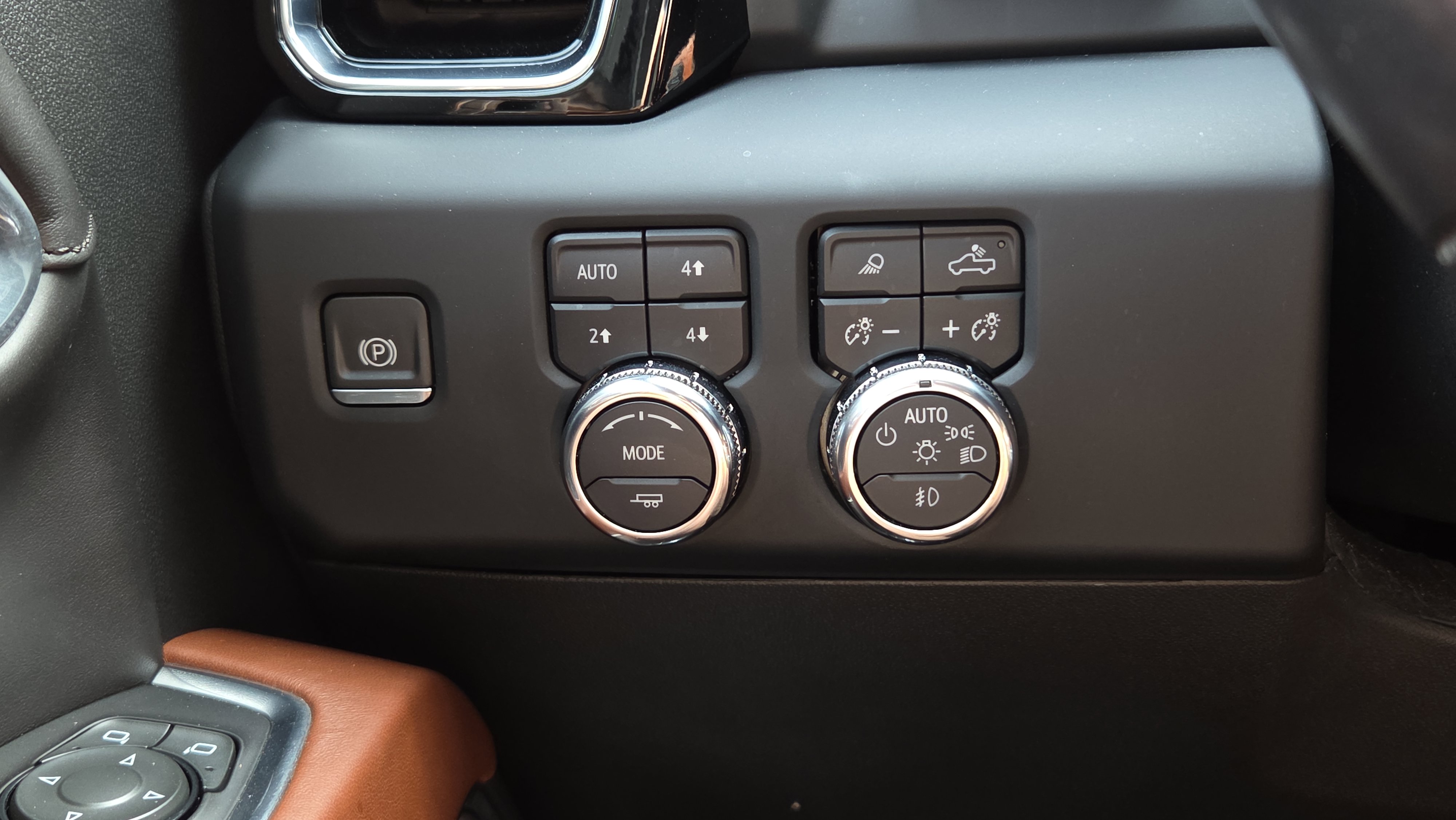 Certified 2024 GMC Sierra 2500 Denali Ultimate w/ Max Trailering Package image 28