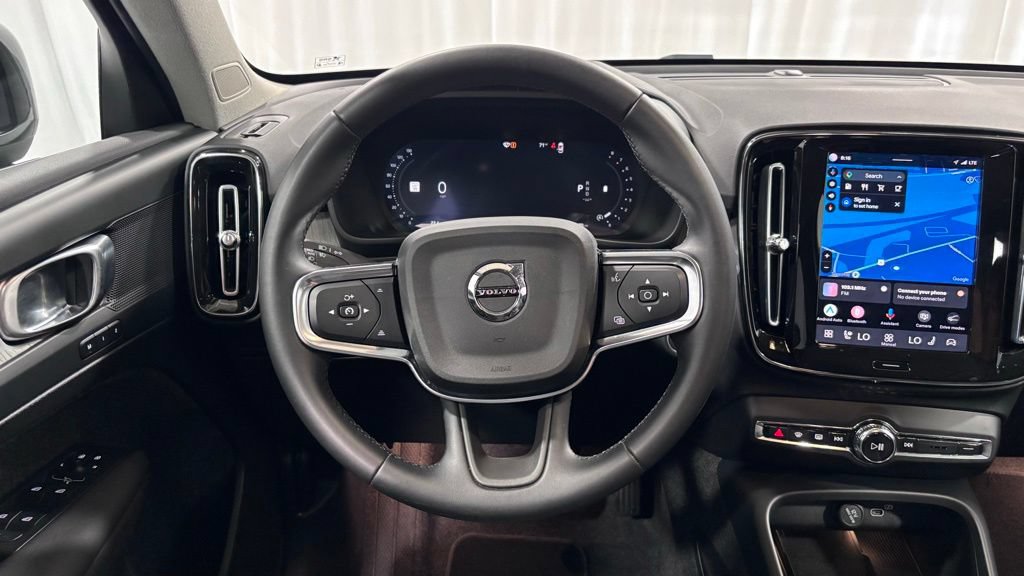 Certified 2025 Volvo XC40 B5 Plus AWD/4WD image 13