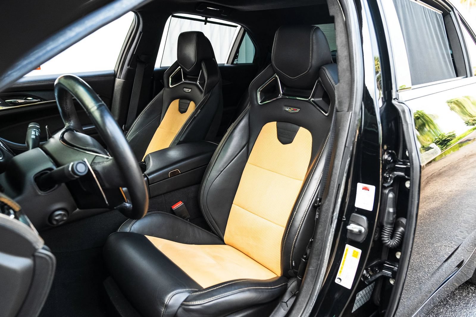 Used 2018 Cadillac CTS V w/ Luxury Package RWD image 15