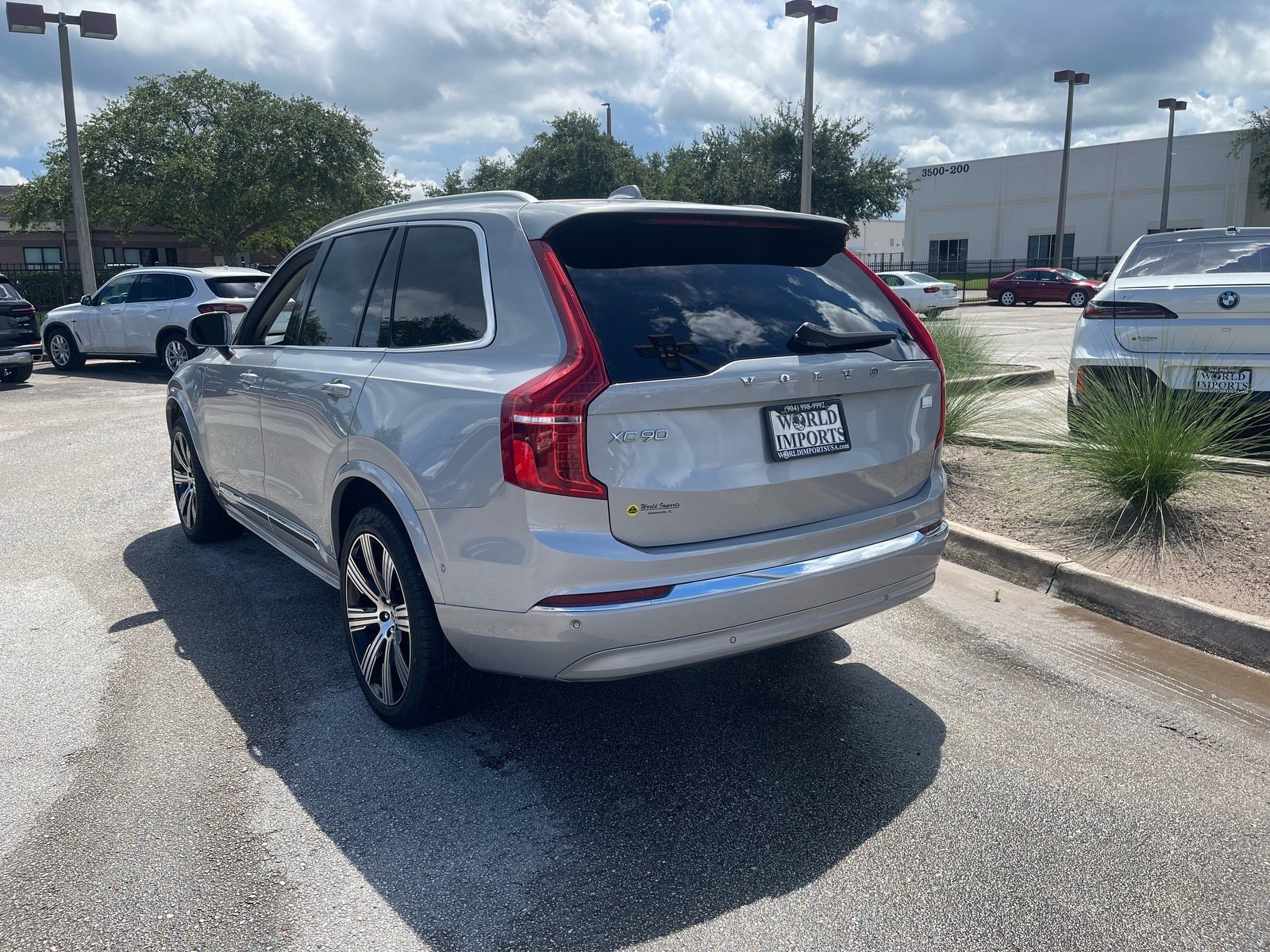 Used 2024 Volvo XC90 T8 Plus AWD/4WD image 3