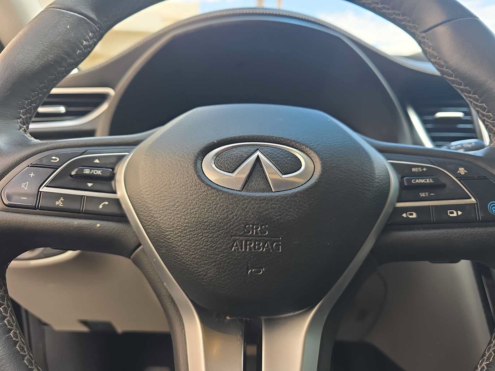 Used 2024 INFINITI QX50 Luxe w/ Accent Package FWD image 24