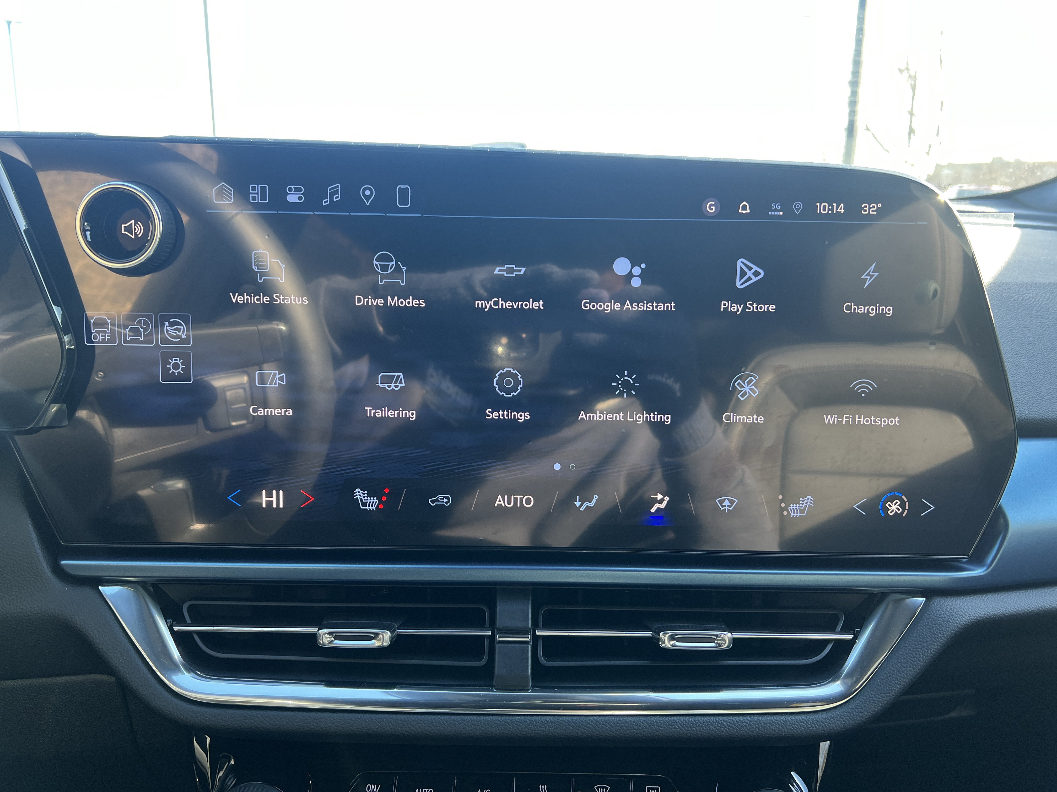 New 2026 Chevrolet Equinox EV LT AWD/4WD image 25