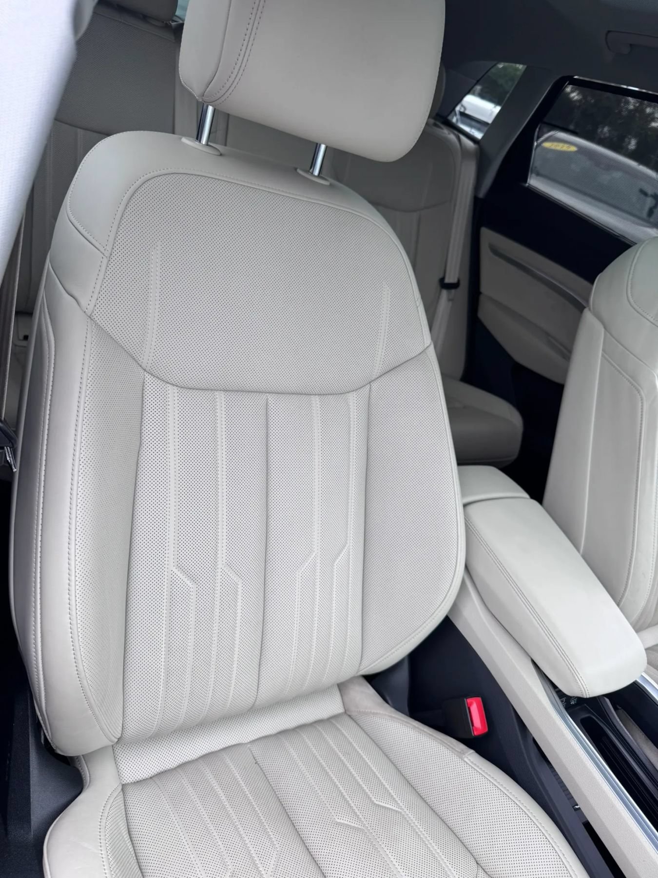 Used 2019 Audi e-tron Prestige w/ Prestige Package AWD/4WD image 40