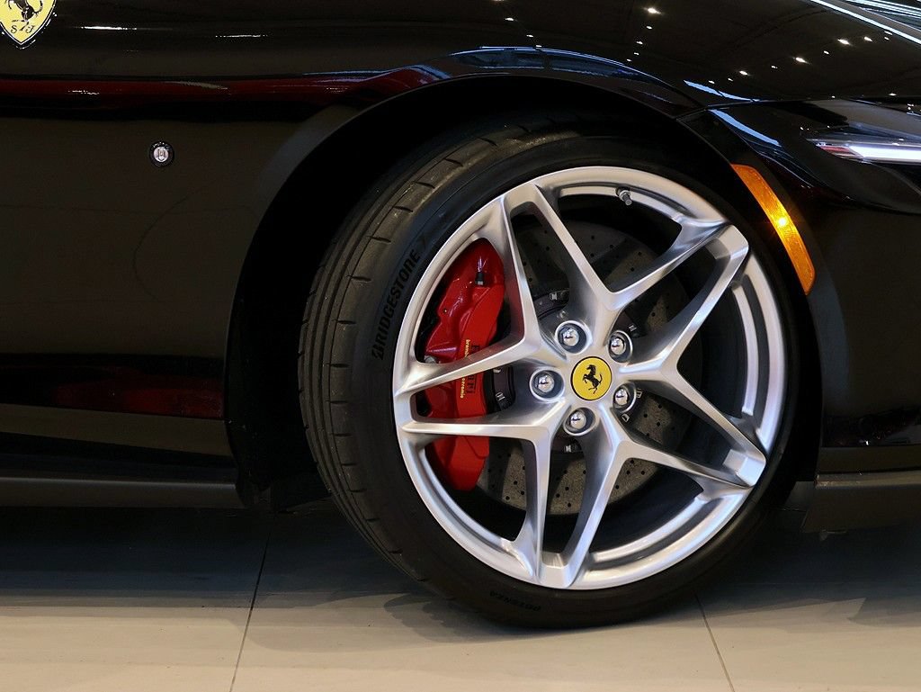 Certified 2025 Ferrari Roma Spider RWD image 43
