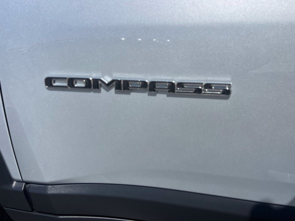 Used 2025 Jeep Compass Limited AWD/4WD image 23