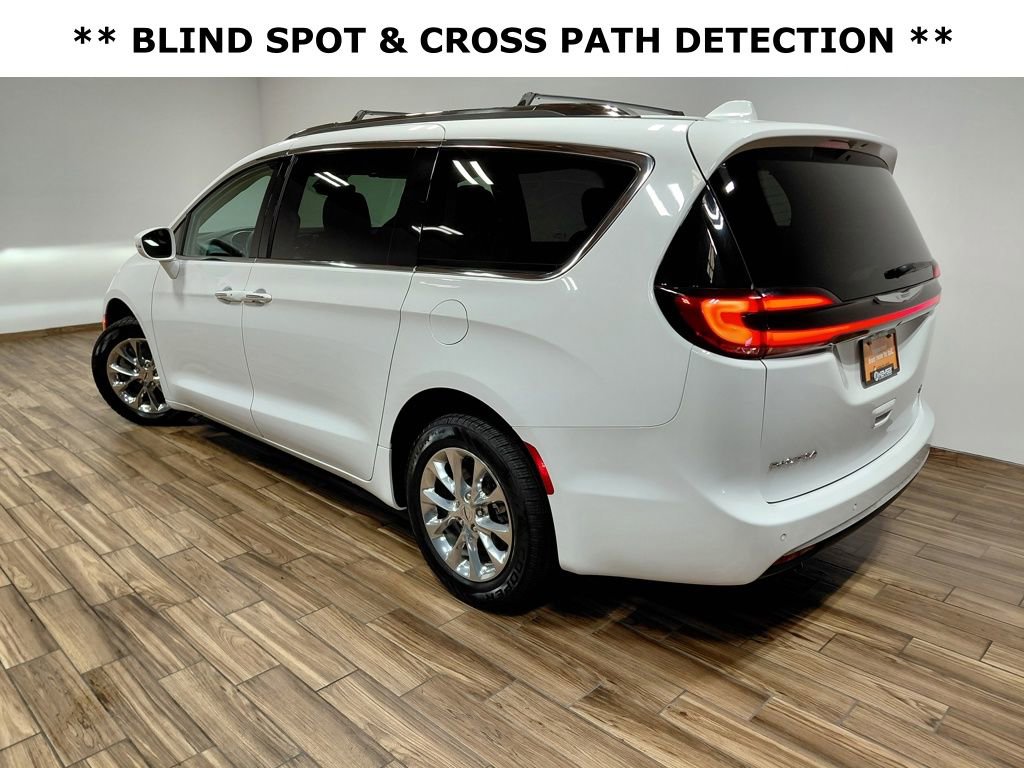 Certified 2021 Chrysler Pacifica Touring-L image 14