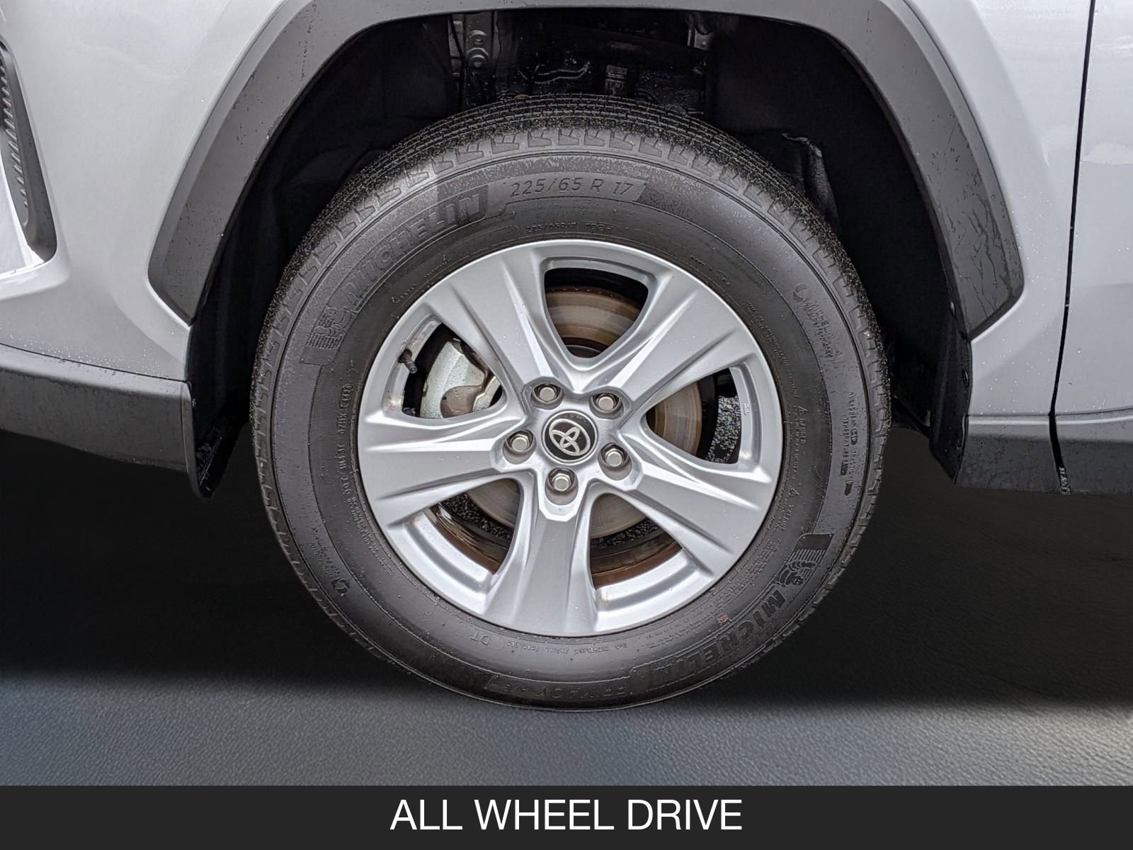 Used 2025 Toyota RAV4 XLE image 11