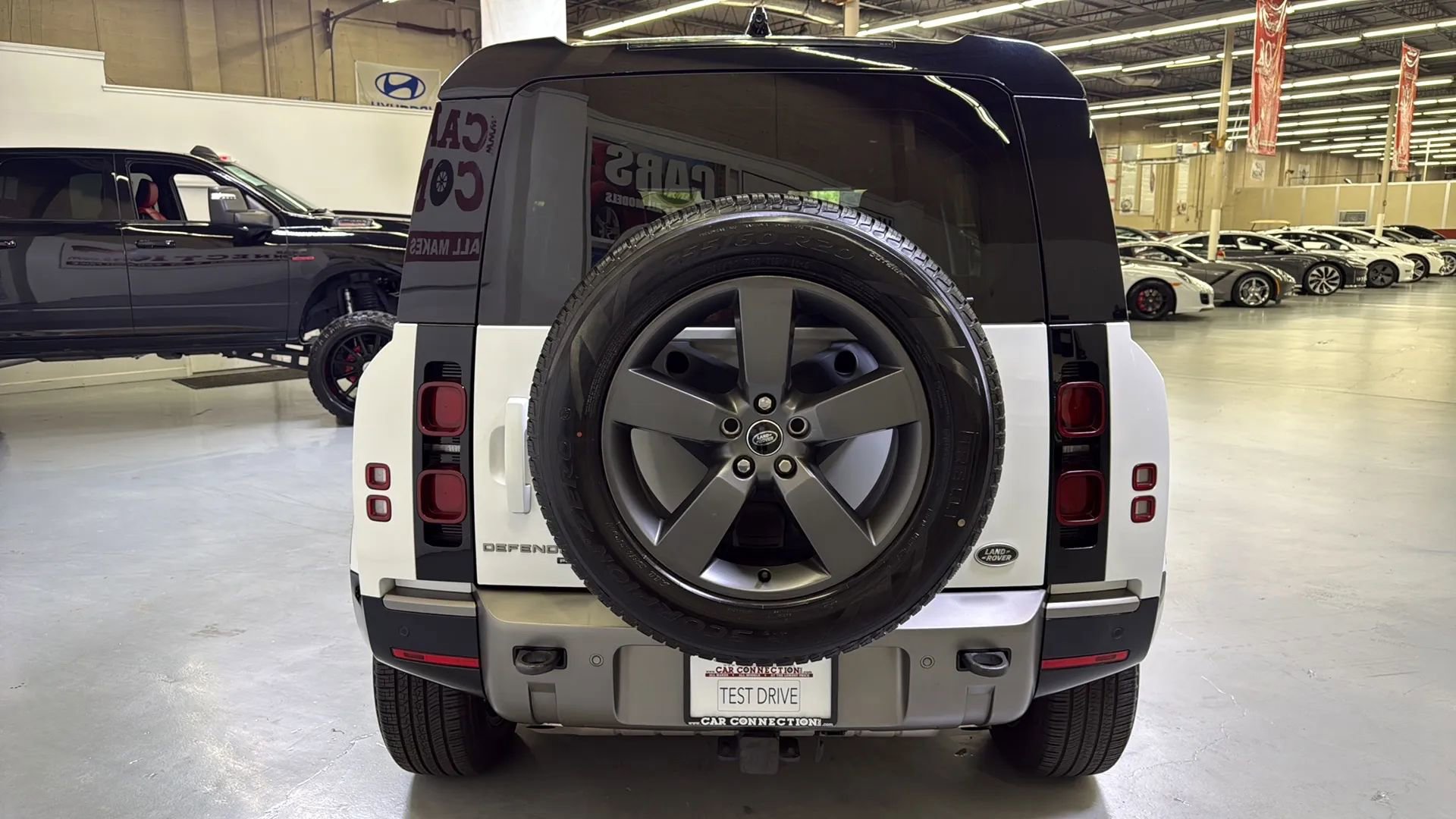 Used 2021 Land Rover Defender 110 X-Dynamic HSE AWD/4WD image 9